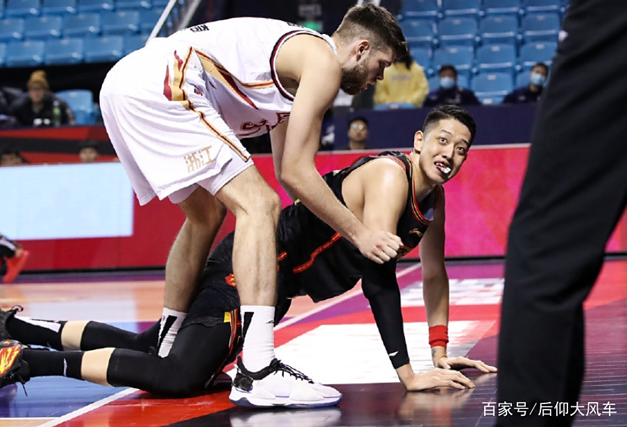 关于胶东暴熊队对阵闽南雪豹队，棒球半决赛失利，内线统治篮板——黑马成最大惊喜的信息-开云体育