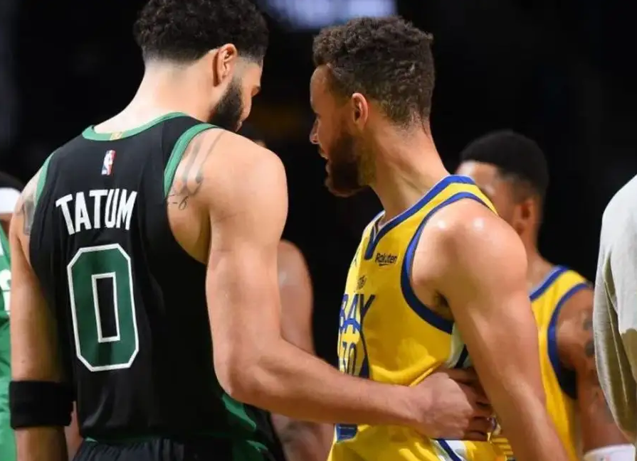 高尔夫超级杯上演强强对话，洞庭犀牛队强势横扫江汉飞鹰队，多点开花奏效；防守强度拉满的简单介绍-开云APP